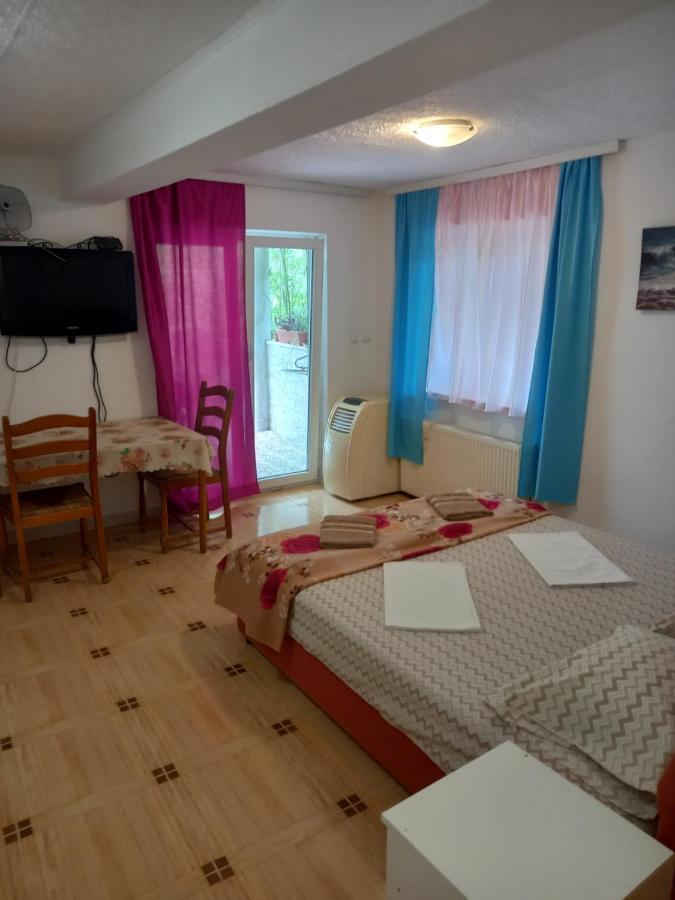 Bugenvilija Budva Ngoại thất bức ảnh