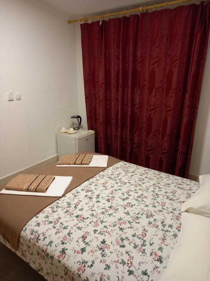 Bugenvilija Budva Ngoại thất bức ảnh